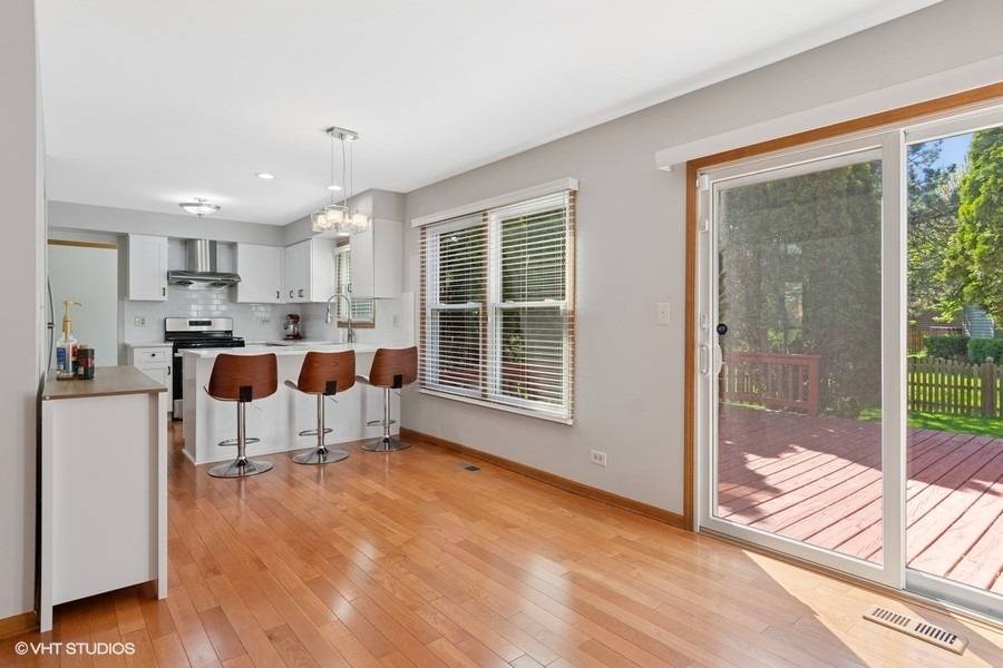 Naperville, IL 60563,970 E Amberwood CIR