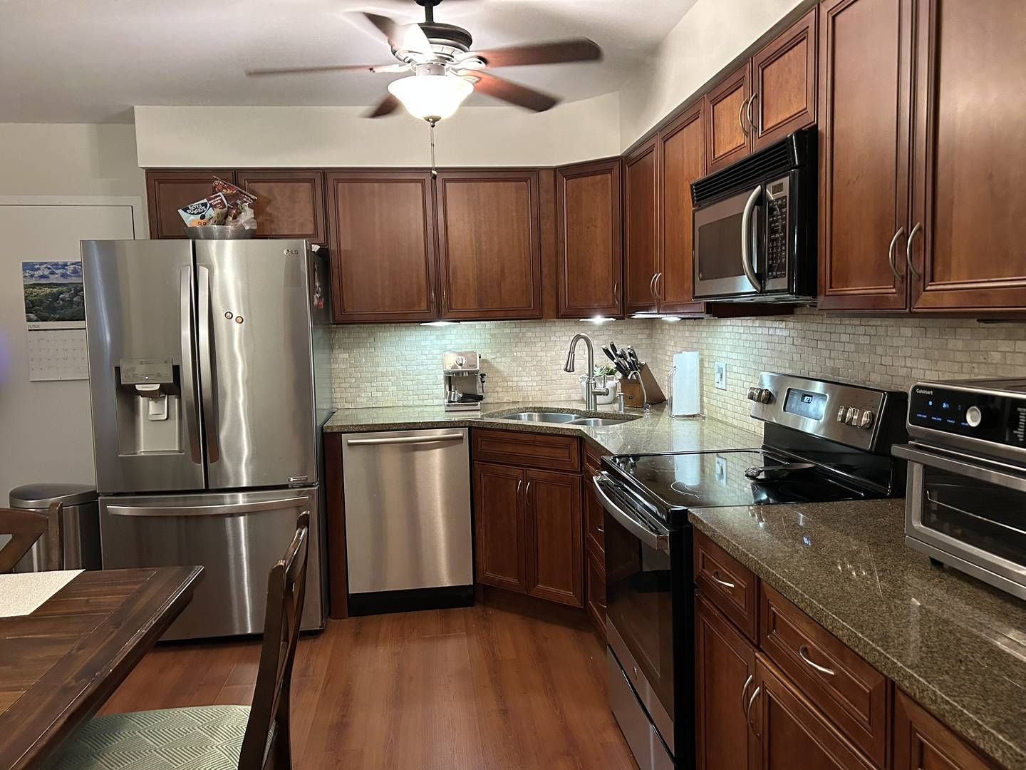 Hinsdale, IL 60521,320 Claymoor RD #2D