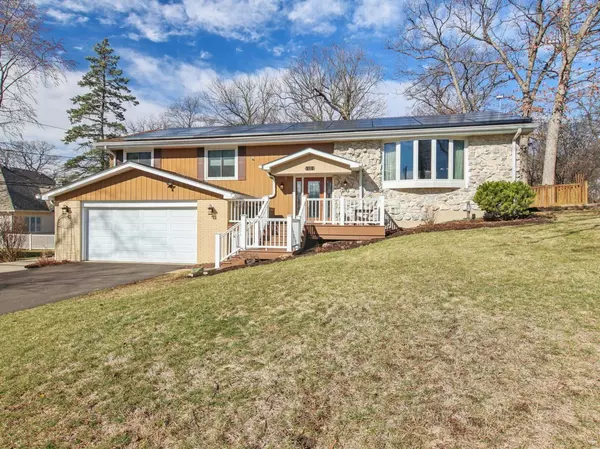 Addison, IL 60101,512 N FOREST DR