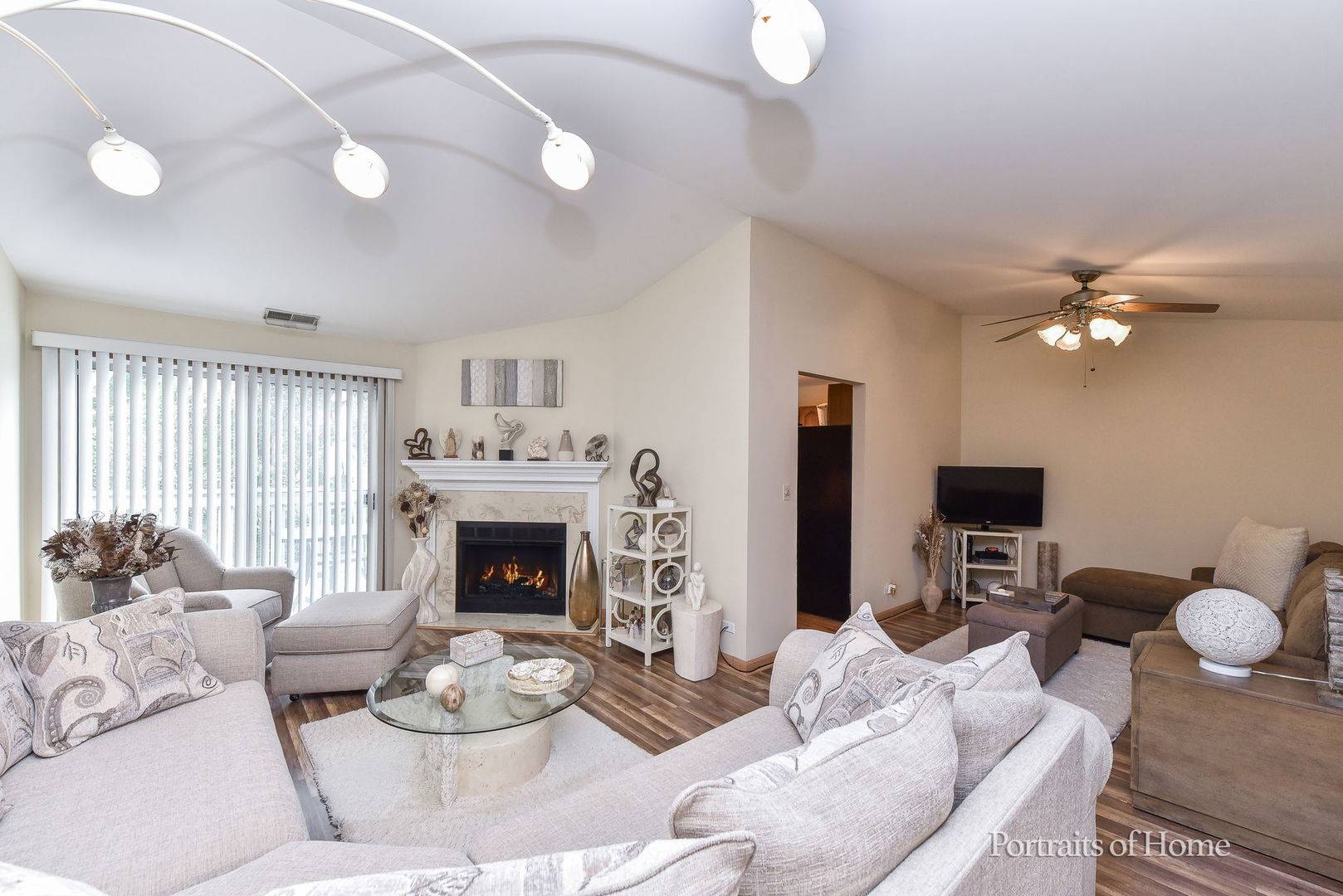 Naperville, IL 60565,2254 Petworth CT #202D
