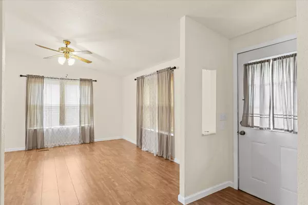 Bellflower, IL 62174,304 E North ST