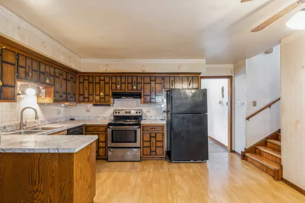South Holland, IL 60473,848 E 150th PL