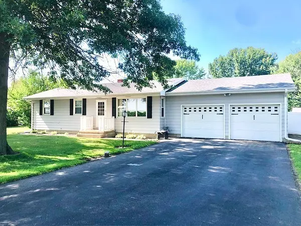 2204 E 37th ST, Sterling, IL 61081