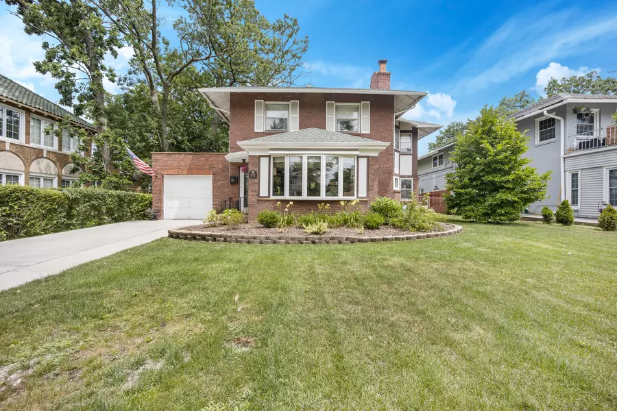 10555 S Seeley AVE, Chicago, IL 60643