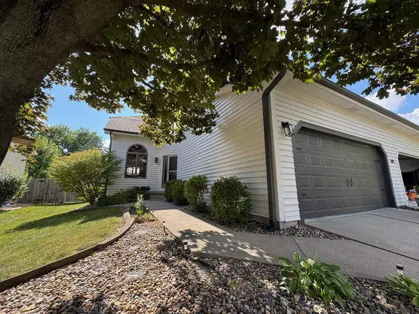 501 Cheshire DR #A, Bloomington, IL 61704