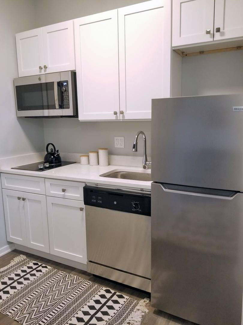 Chicago, IL 60640,5240 N Winthrop AVE #308