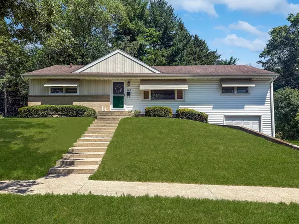 205 N Mernitz AVE, Freeport, IL 61032