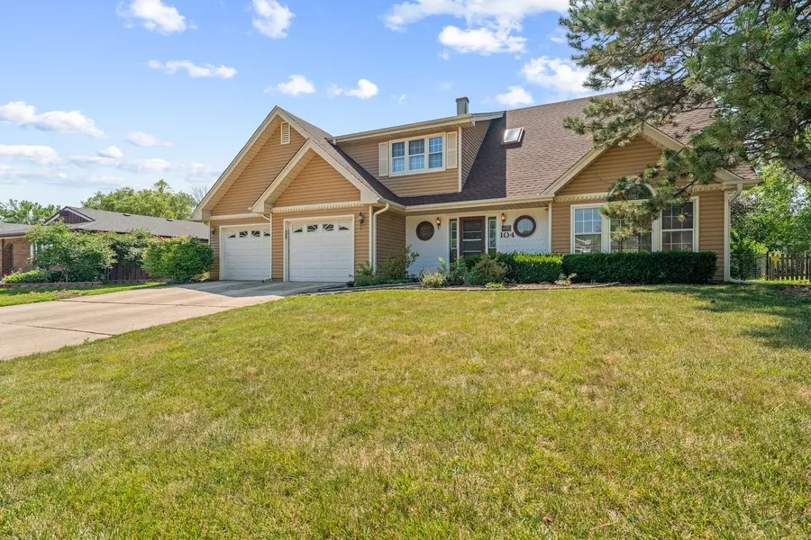 104 S Knollwood DR, Schaumburg, IL 60193