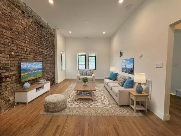 Chicago, IL 60608,1303 S California AVE #4E