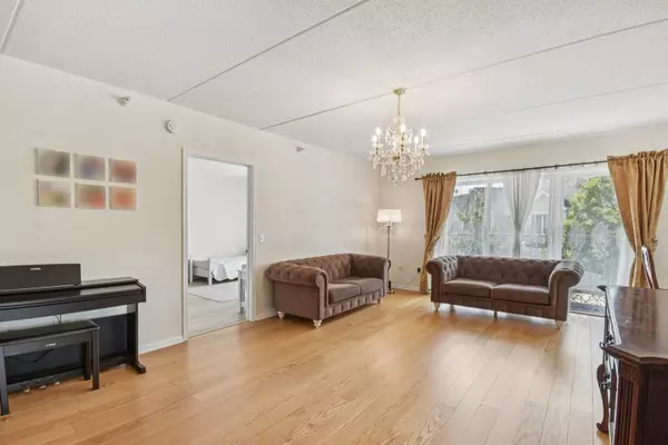 Skokie, IL 60076,7450 Lincoln AVE #203