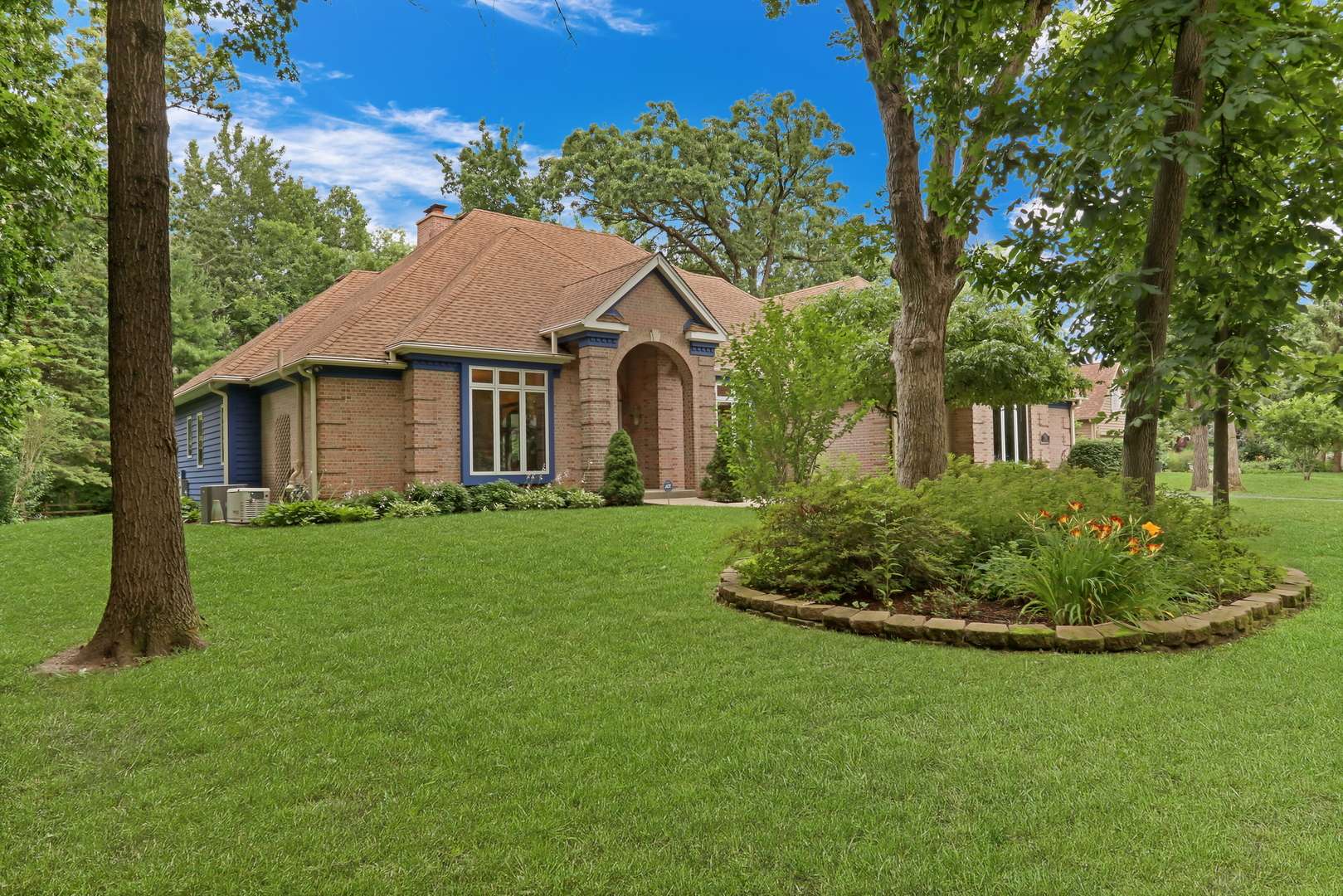 7624 Bittersweet DR, Gurnee, IL 60031