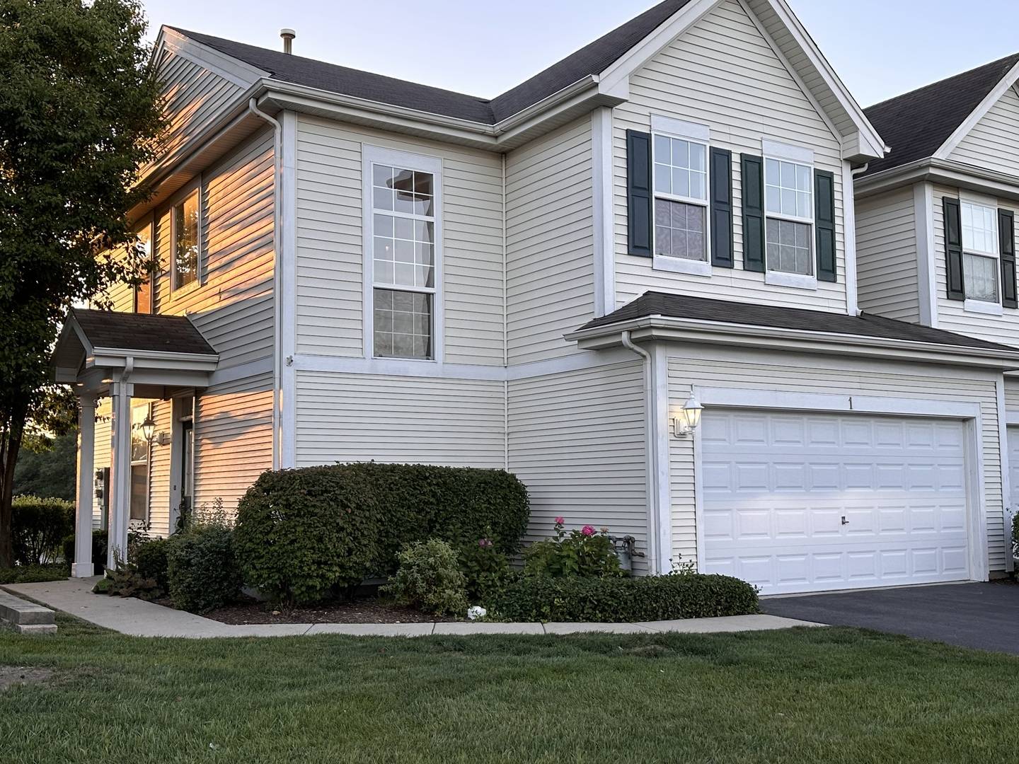 1410 RESERVE LN #1, Dekalb, IL 60115