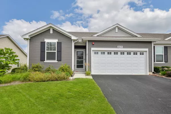243 Sussex LN, North Aurora, IL 60542