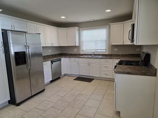 St. Charles, IL 60174,1818 S 4th PL
