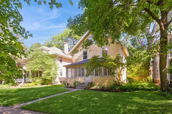 905 Colfax ST, Evanston, IL 60201