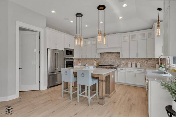 Frankfort, IL 60423,8855 Milwaukee Breakwater DR