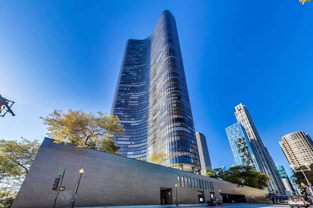 Chicago, IL 60611,505 N LAKE SHORE DR #6404