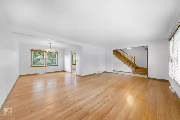 Arlington Heights, IL 60004,2115 E EUCLID AVE