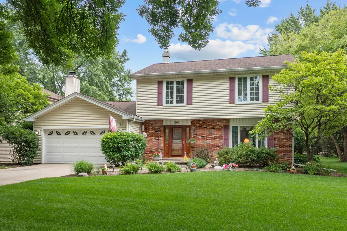 Bartlett, IL 60103,805 Redwood LN