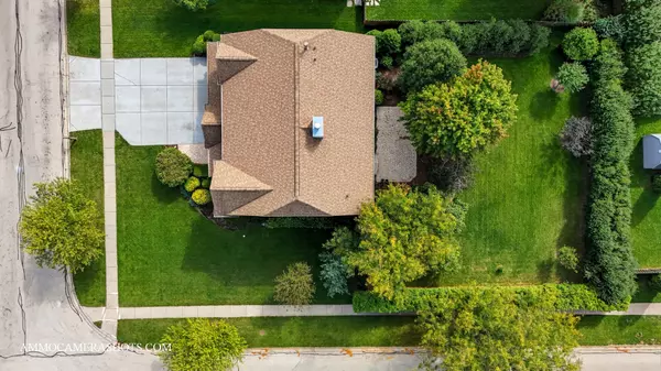 Cary, IL 60013,10 Montclair DR