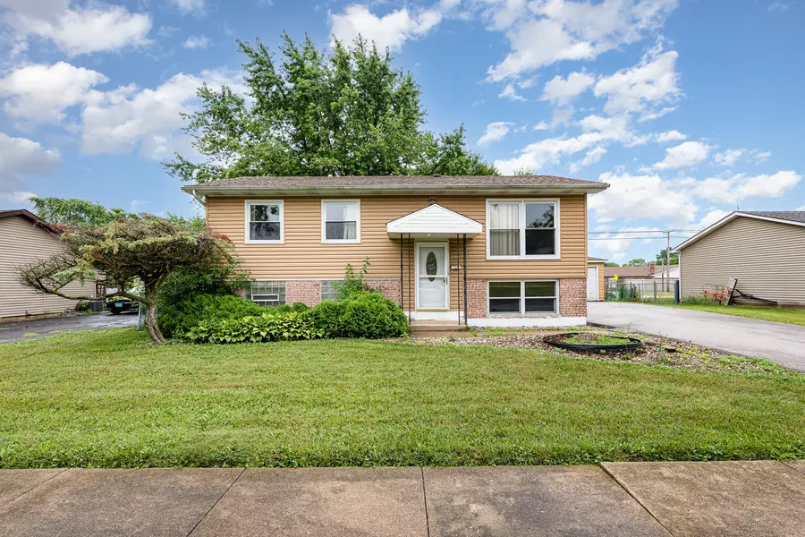 3711 Wellington DR, Hazel Crest, IL 60429