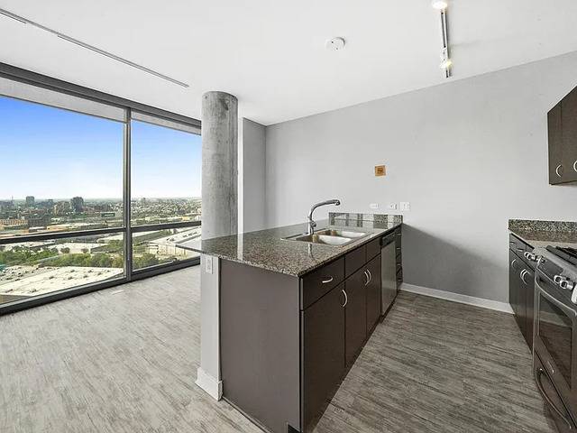 Chicago, IL 60642,860 W Blackhawk ST #2401