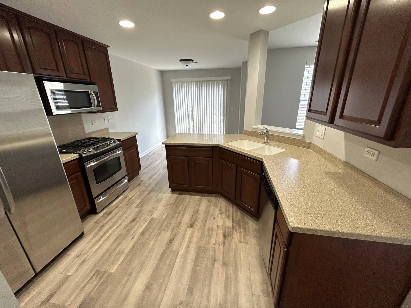 Oswego, IL 60543,106 Devoe DR