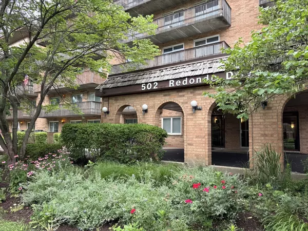 502 Redondo DR #112, Downers Grove, IL 60516