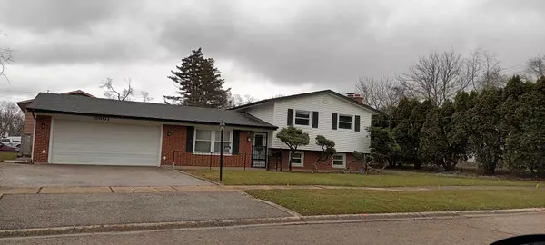 6601 Deerpath LN, Hanover Park, IL 60133