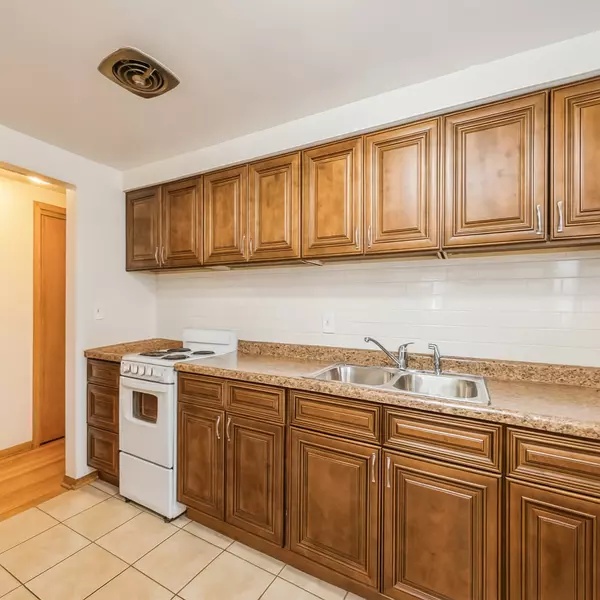 Arlington Heights, IL 60005,233 S Highland AVE #LS