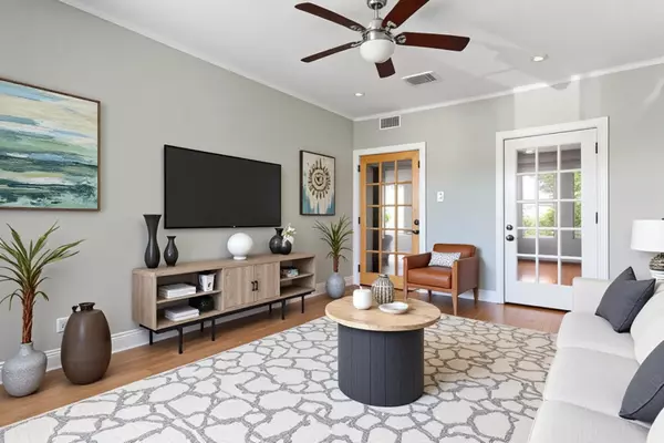 Chicago, IL 60618,3151 W Wellington AVE #3