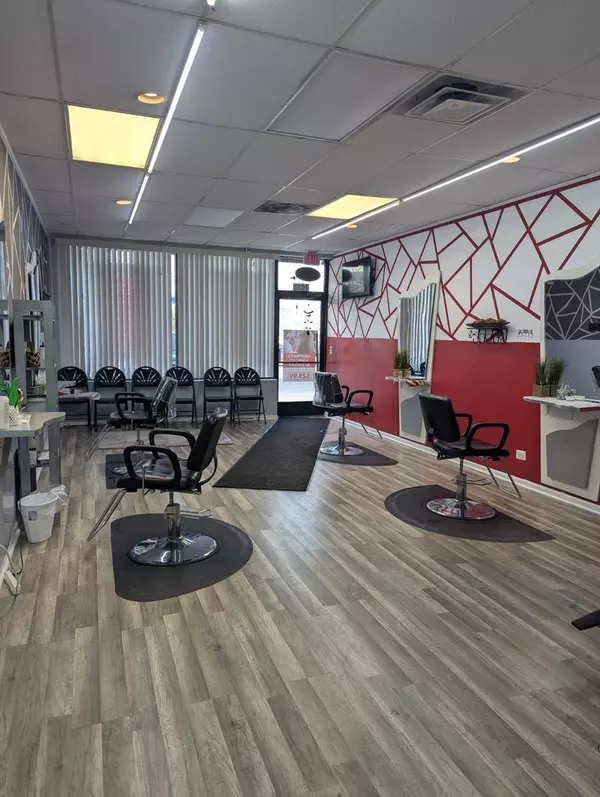 Des Plaines, IL 60016,Address not disclosed