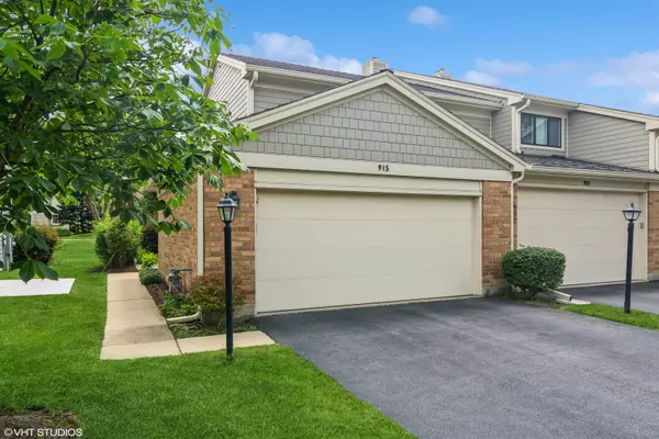 915 Suffolk CT, Libertyville, IL 60048