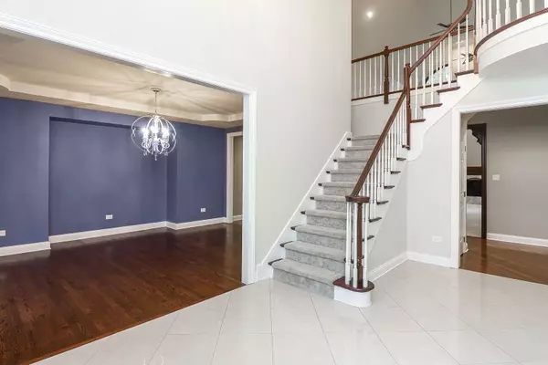 Burr Ridge, IL 60527,9660 PACIFIC CT