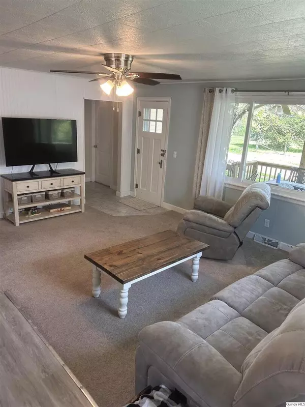 Mt. Sterling, IL 62353,707 . N Capitol