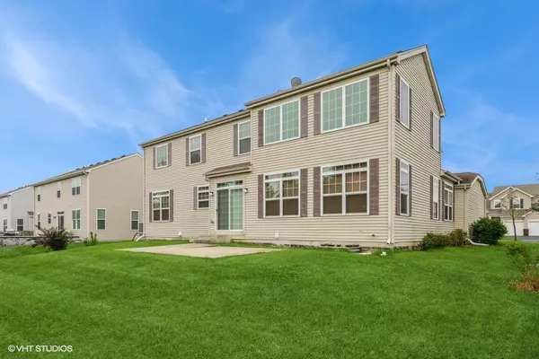 Woodstock, IL 60098,339 MEADOWSEDGE DR