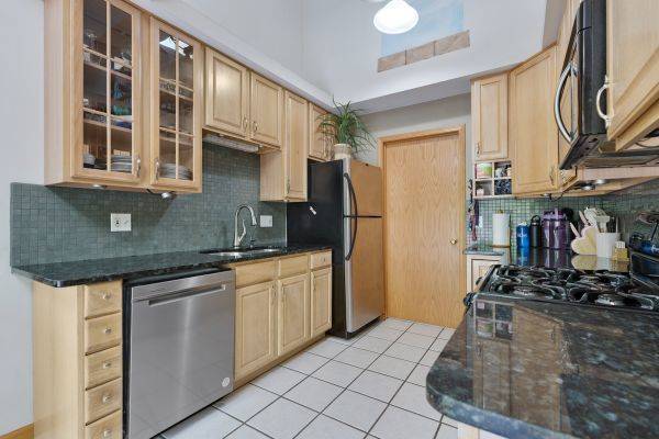 Huntley, IL 60142,10883 Harry DR #14
