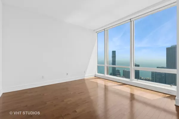 Chicago, IL 60611,401 N Wabash AVE #75E