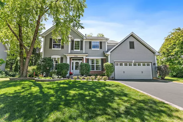 3908 Farmstead LN, Carpentersville, IL 60110