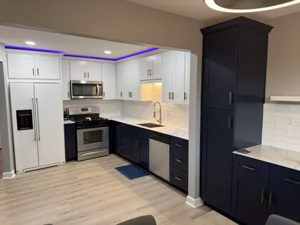 Schaumburg, IL 60193,1306 Pennwood CT #D1
