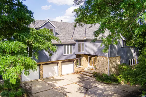 5727 Hampton DR, Long Grove, IL 60047