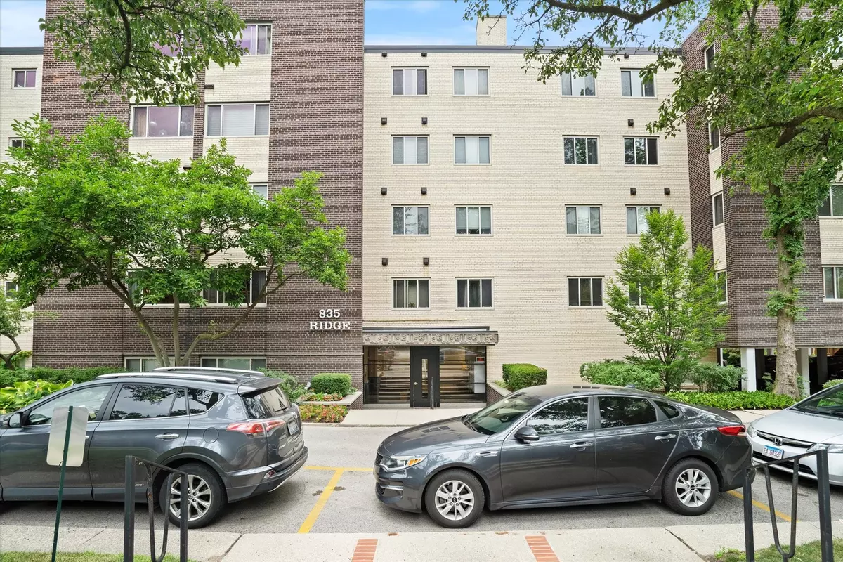 Evanston, IL 60202,835 Ridge AVE #507