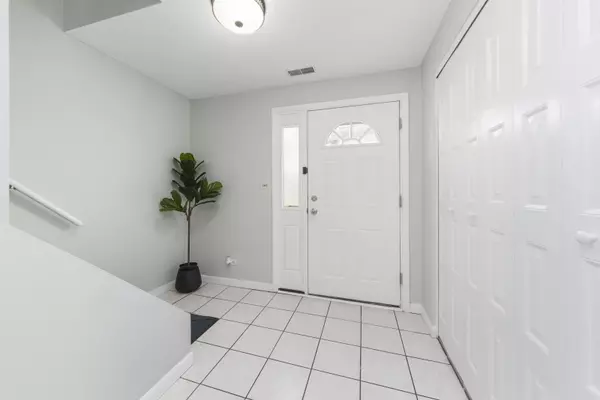 Schaumburg, IL 60194,1021 Perth DR #0