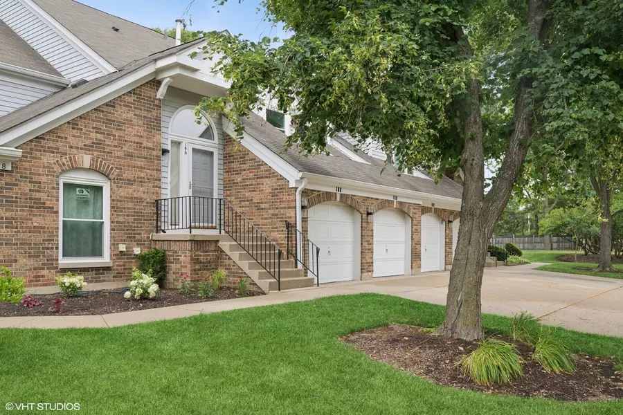 166 Willow Pkwy #166, Buffalo Grove, IL 60089