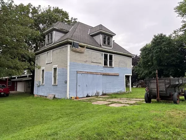 425 E Concord ST, Sheldon, IL 60966