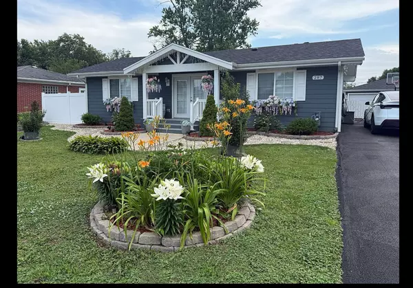 17W287 Stillwell RD, Oakbrook Terrace, IL 60181
