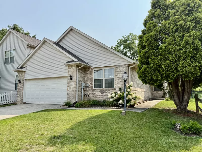 404 S Windwood LN, Mahomet, IL 61853