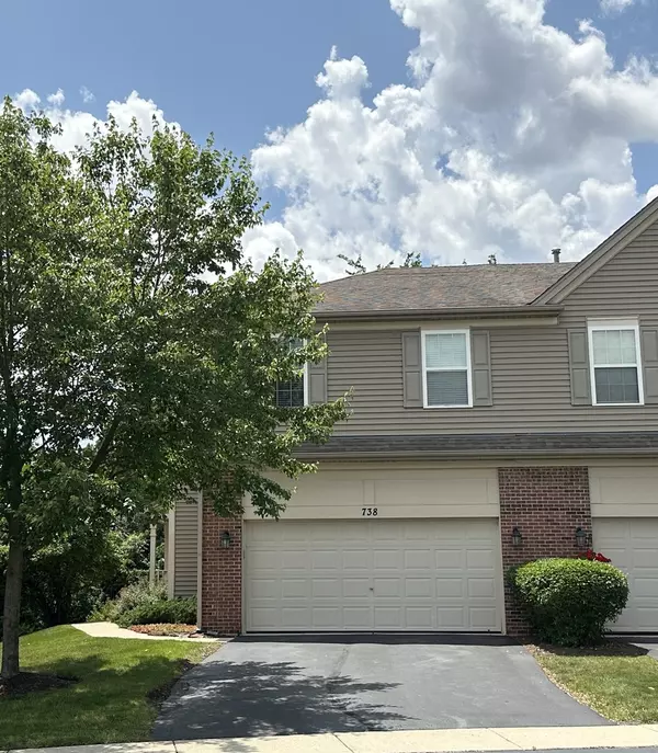 738 Oak Hollow RD, Crystal Lake, IL 60014