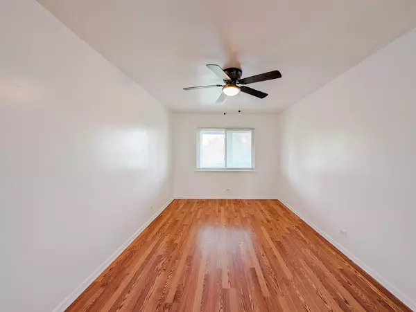 Broadview, IL 60155,1130 W 18th ST #2E