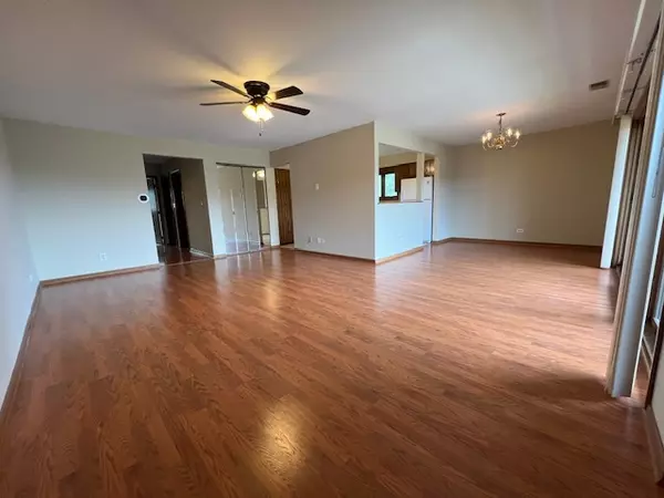 Orland Park, IL 60462,14551 S RAVINIA AVE #3-A